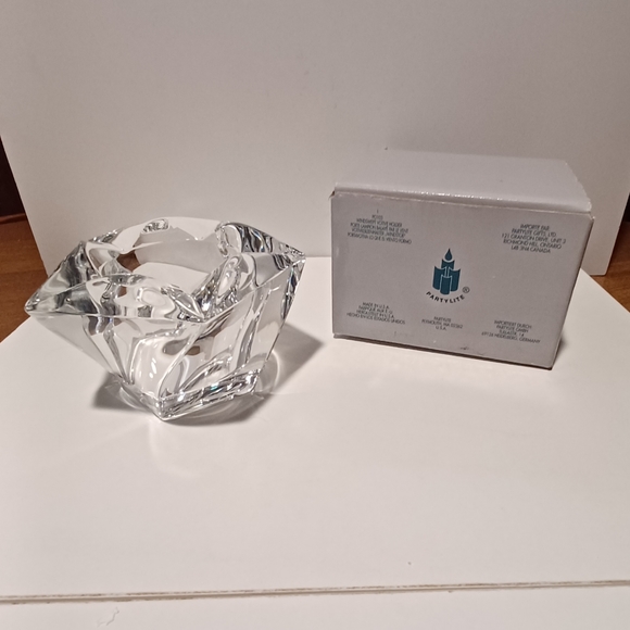 EUC Vintage PartyLite 24% Lead Crystal Windswept Votive Candle Holder - Picture 2 of 7